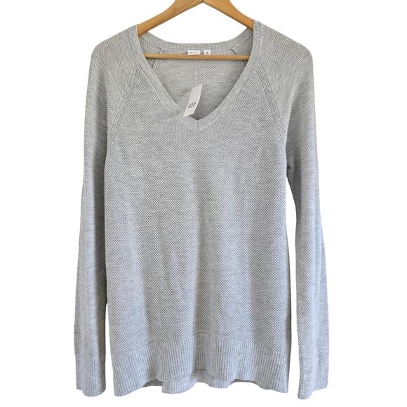 GAP Sweaters - *NWT Gap Womens V-neck Knit Sweater Metallic Silver Gray Size M Light Weight